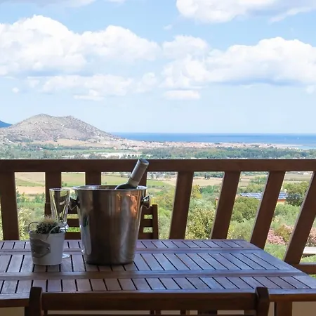 Vila Ginepro Con Jacuzzi E Vista Mare *